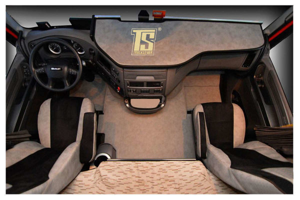 Housses Iveco S-Way gamme Deluxe sabbia et noir broderie beige - Class  Design